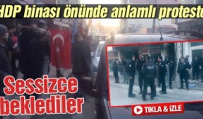 HDP Sakarya il binası önünde anlamlı protesto