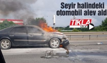 Seyir halindeki otomobil alev aldı