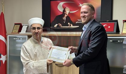 İngiliz Simon Müslüman oldu