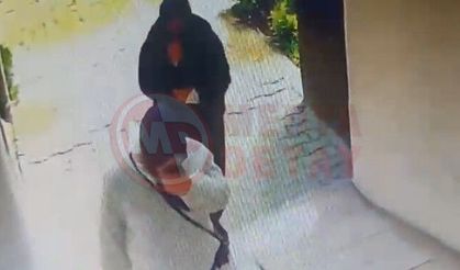 Evlerden hırsızlık yapan iki kadın kıskıvrak yakalandı