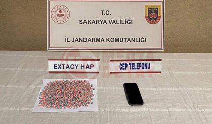 Evlerini uyuşturucu imalathanesine çevirmişler!