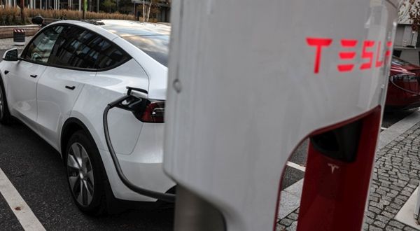 Tesla, 10 yeni hızlı şarj merkezini devreye alıyor
