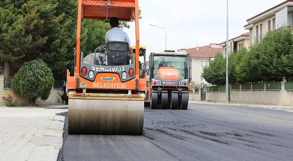 Serdivan’da sokaklar sıcak asfaltla buluşuyor