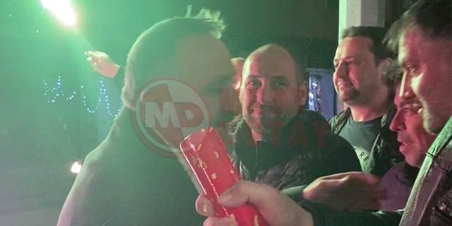 EYT düzenlemesini konfeti ve meşaleyle kutladılar