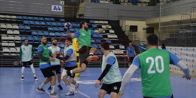 Büyükşehir hentbolda hedef iki kupayı da kazanmak
