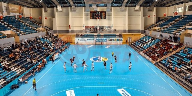 Büyükşehir Hentbol zirve takibini sürdürdü