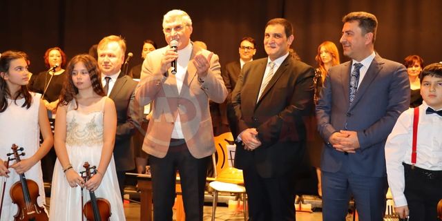 “Şarkılar bizi söyler biz de şarkı söyleriz”