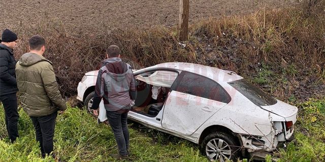 D-100’de otomobil şarampole uçtu!