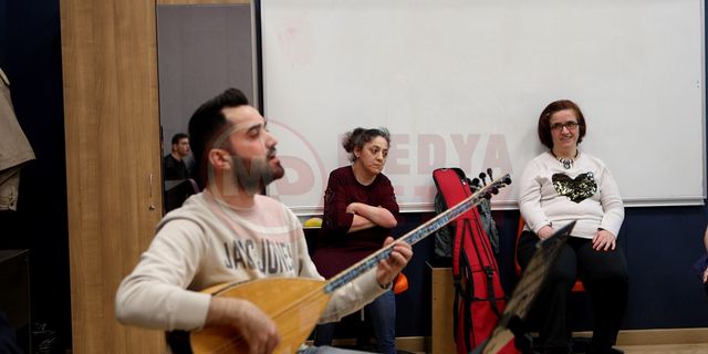 SGM’de engelli bireyler bağlama kursuyla müziği keşfediyor