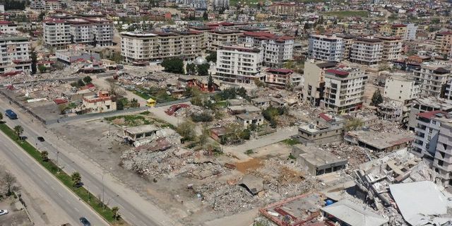 Depremlerde 5 bin kişinin yakınları tespit edilemedi