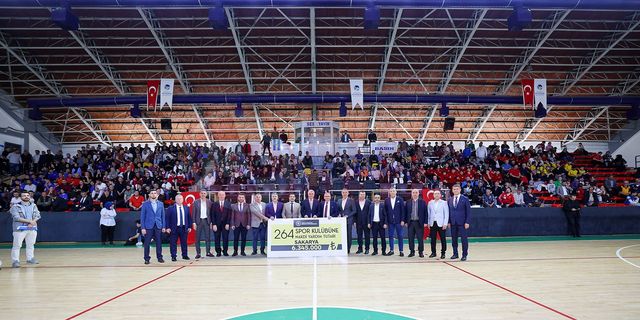 “Büyükşehir’e düşen payın yarısını spor kulüplerimize bağışlıyoruz”