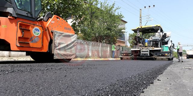 Söğütlü’de asfalt çalışmaları hız kazandı