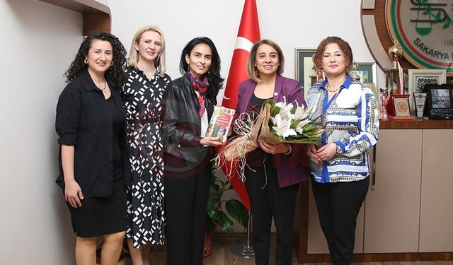 Baro Başkanı Yıldız kadın akademisyenleri ağırladı