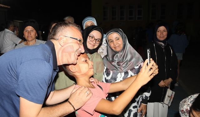 Çocuk tebessümü her şeye değer