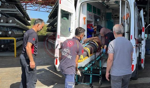 Fabrikanın çatısından düşen işçi yaralandı!
