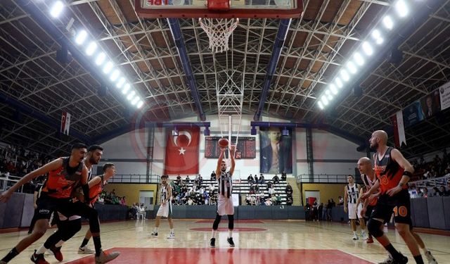 Büyükşehir Basket sezona galibiyetle başladı