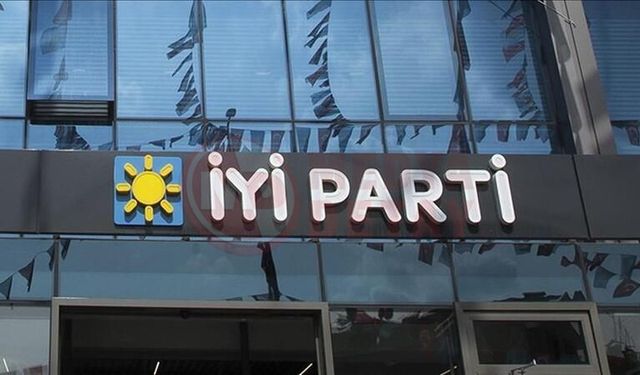 İYİ Parti Akyazı Teşkilatı istifa etti