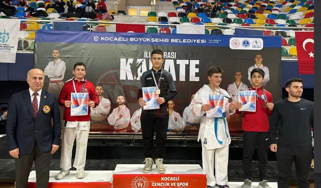 Hendek Belediyesi Karate  Takımı'ndan 9 Madalya