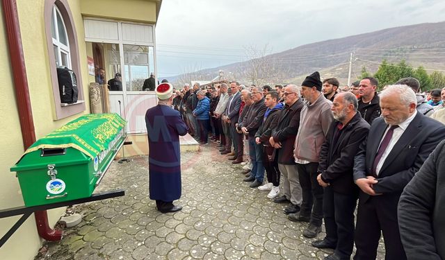 Kaza kurbanı iki genç toprağa verildi