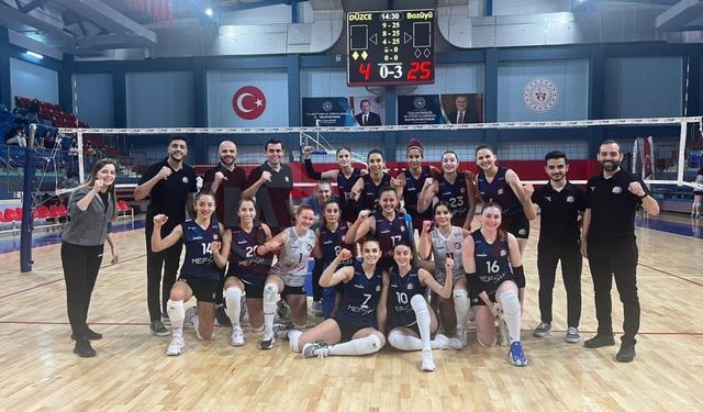 Sakarya Voleybol liderliğini sürdürüyor!