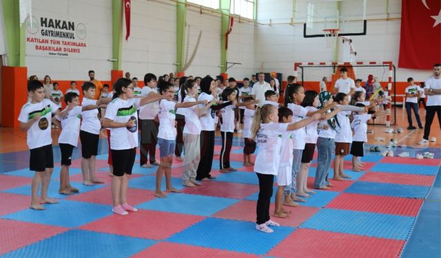Geyve Yaz Spor Okulları törenle açıldı
