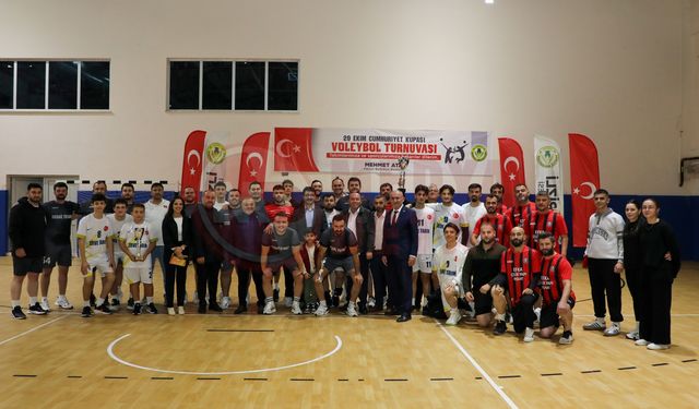 Cumhuriyet Kupası’nın sahibi  Akdağ Ticaret oldu