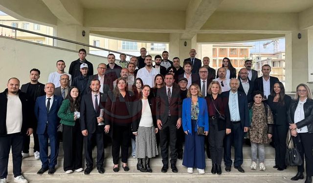 Yeni yönetim mazbatasını aldı