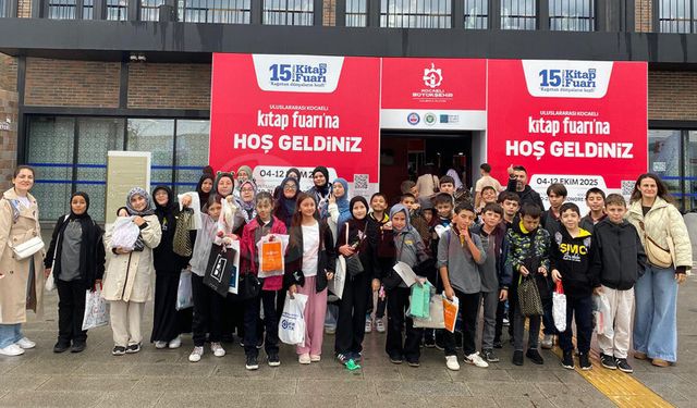 İmam hatipli gençler Kocaeli kitap fuarında