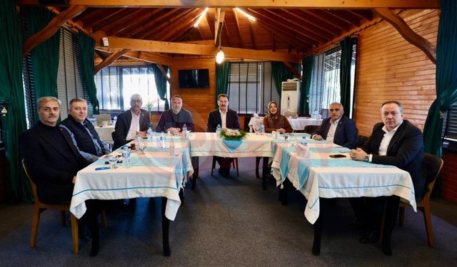 AK Parti Sakarya yatırımlar ve yeni projeler için toplandı