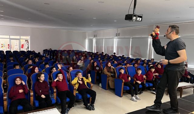 Taraklı’da “Çok Bilmiş İbiş” gösterisi büyük ilgi gördü