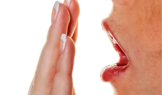 İşte ağız kokusuna yol açan 6 neden