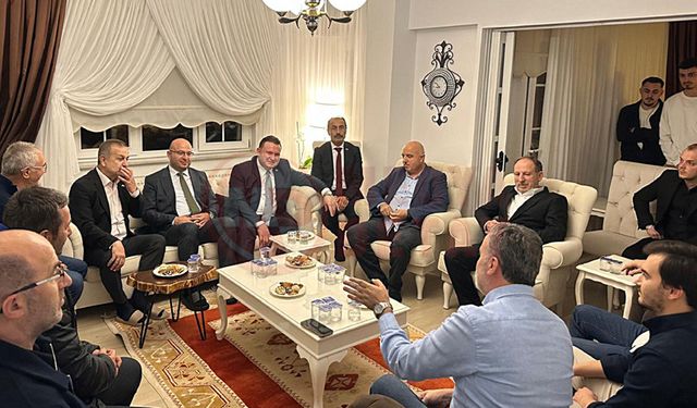 MHP Erenler’den “Hayırlı günler komşum” ziyaretleri