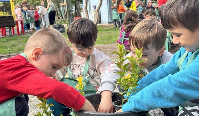 Toprağa dokunan minik eller Sakarya’da umudu ekti