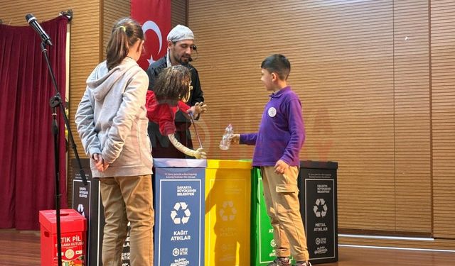 Miniklere eğlenceli buluşma: Akça kukla gösterisi SGM’de