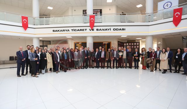 25 yıllık tecrübe plaketle taçlandı