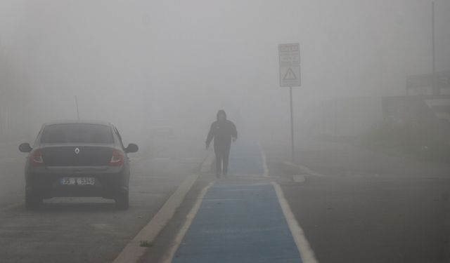 Sakarya'da sisli hava etkisini gösteriyor