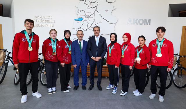 Çin’de tarih yazan dünya şampiyonları!