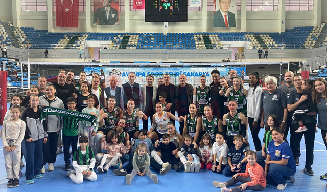 Sakarya Voleybol Takımı’ndan fark yaratan performans