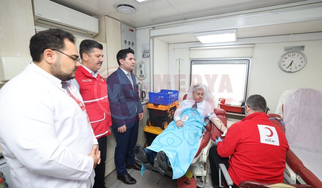 Vali Doğan'dan  Kızılay'a anlamlı destek