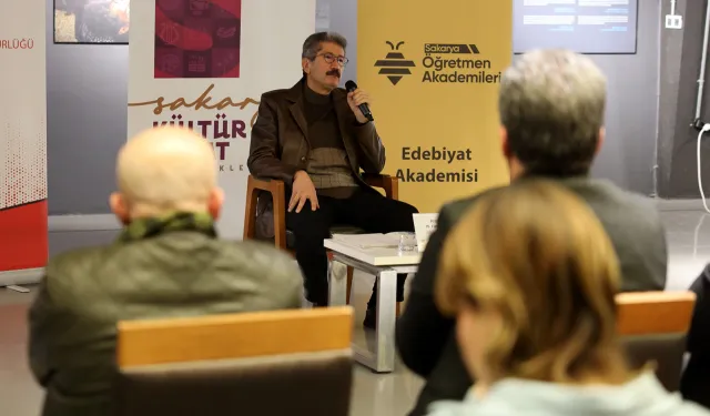 Sakarya'da 'Hakkın Sesi, Hakikatin Yüzü Mehmed Âkif' söyleşisi
