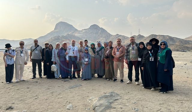 Eğitim-Bir-Sen’liler Umreden döndü