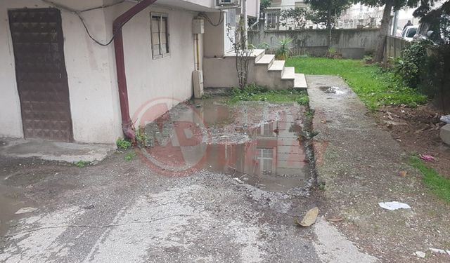 Kanalizasyonda yüzen bina!