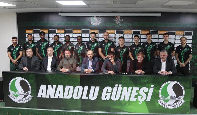 Sakaryaspor'da 13 imza birden atıldı!