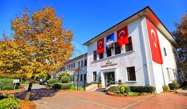 Sakarya'da yeni belediye binası için kritik ihale!