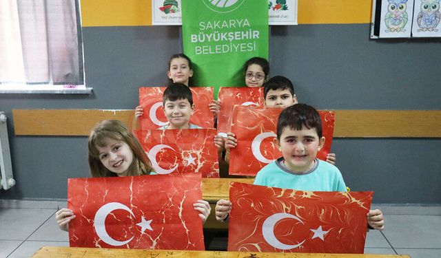 Büyükşehir, öğrencilerle milli marşı andı