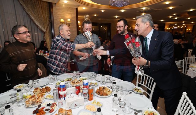 Başkan Alemdar sağlık ailesiyle iftarda buluştu