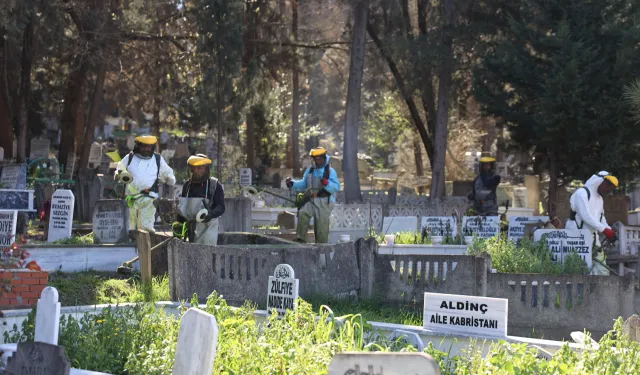 Mezarlıklar bayrama hazırlanıyor