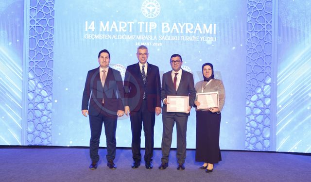 Yılın hekimi ve sağlık çalışanı başarı belgelerini aldı