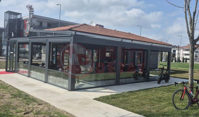 Serdivan’da baharın yeni adresi Yıldız Kafe kapılarını açtı