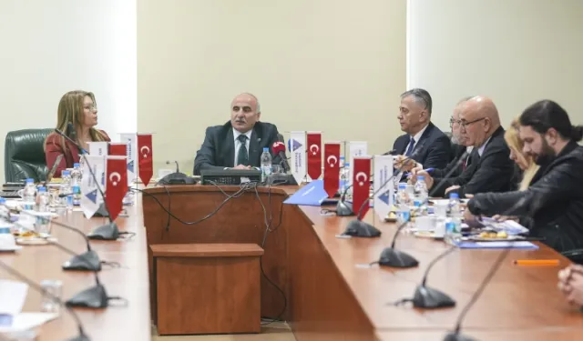 TBMM heyetinden üniversite ve Maarif Vakfı ziyareti